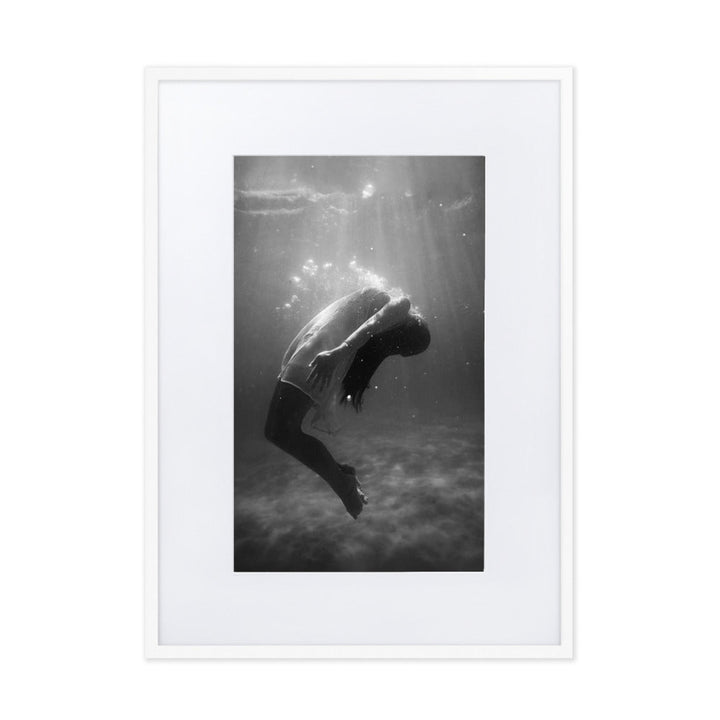 Poster mit Passepartout - girl in the water Weiß / 50×70 cm artlia