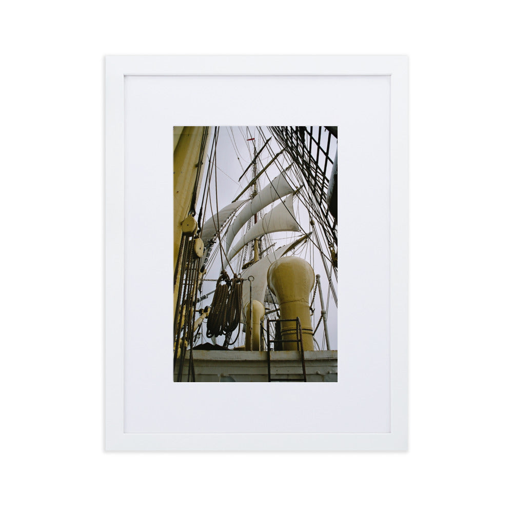 Poster mit Passepartout - Start a new journey Weiß / 30×40 cm artlia