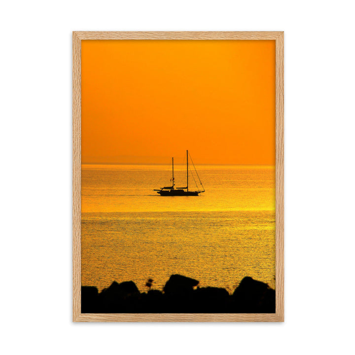 Poster mit Rahmen - a ship on golden sea Oak / 50×70 cm artlia