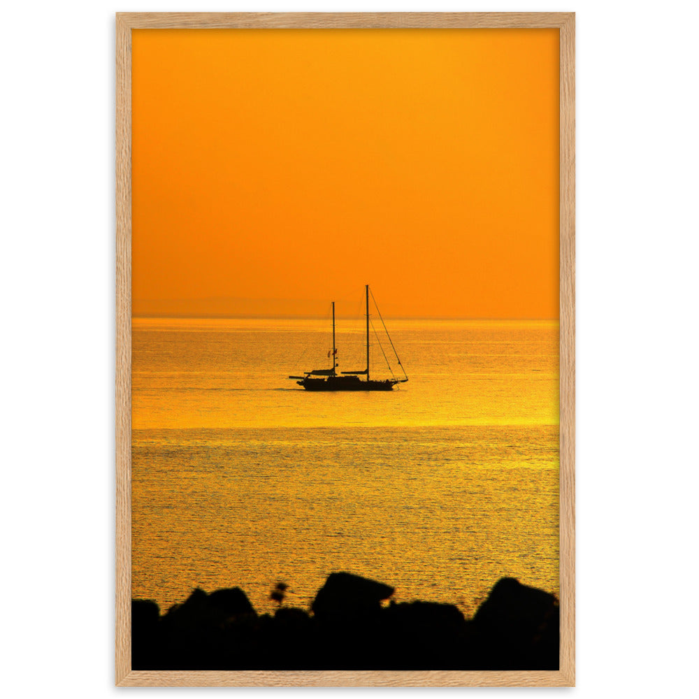 Poster mit Rahmen - a ship on golden sea Oak / 61×91 cm artlia