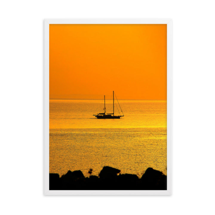 Poster mit Rahmen - a ship on golden sea Weiß / 50×70 cm artlia