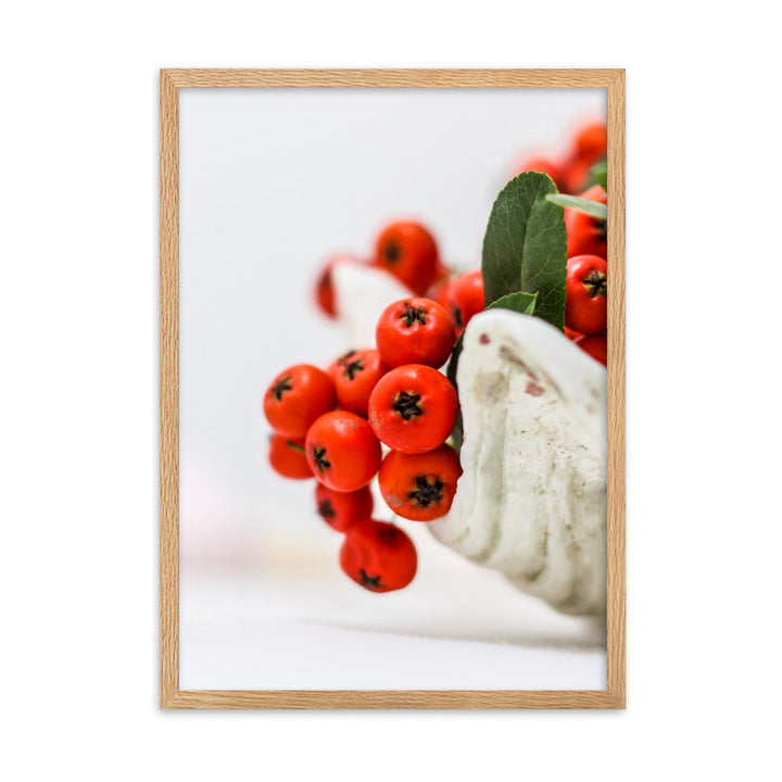 Poster mit Rahmen - Red Berries Oak / 50×70 cm artlia