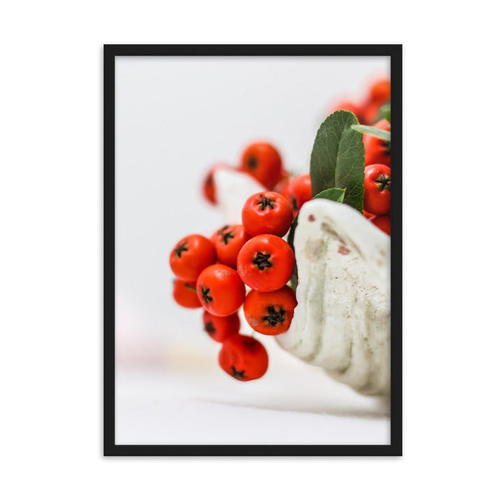 Poster mit Rahmen - Red Berries Schwarz / 50×70 cm artlia