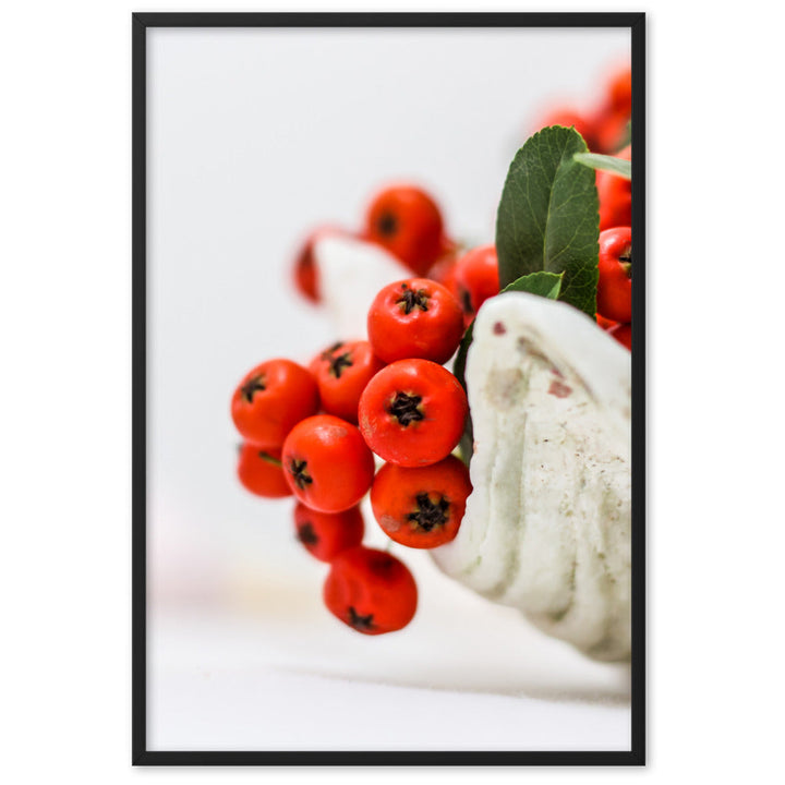 Poster mit Rahmen - Red Berries Schwarz / 61×91 cm artlia