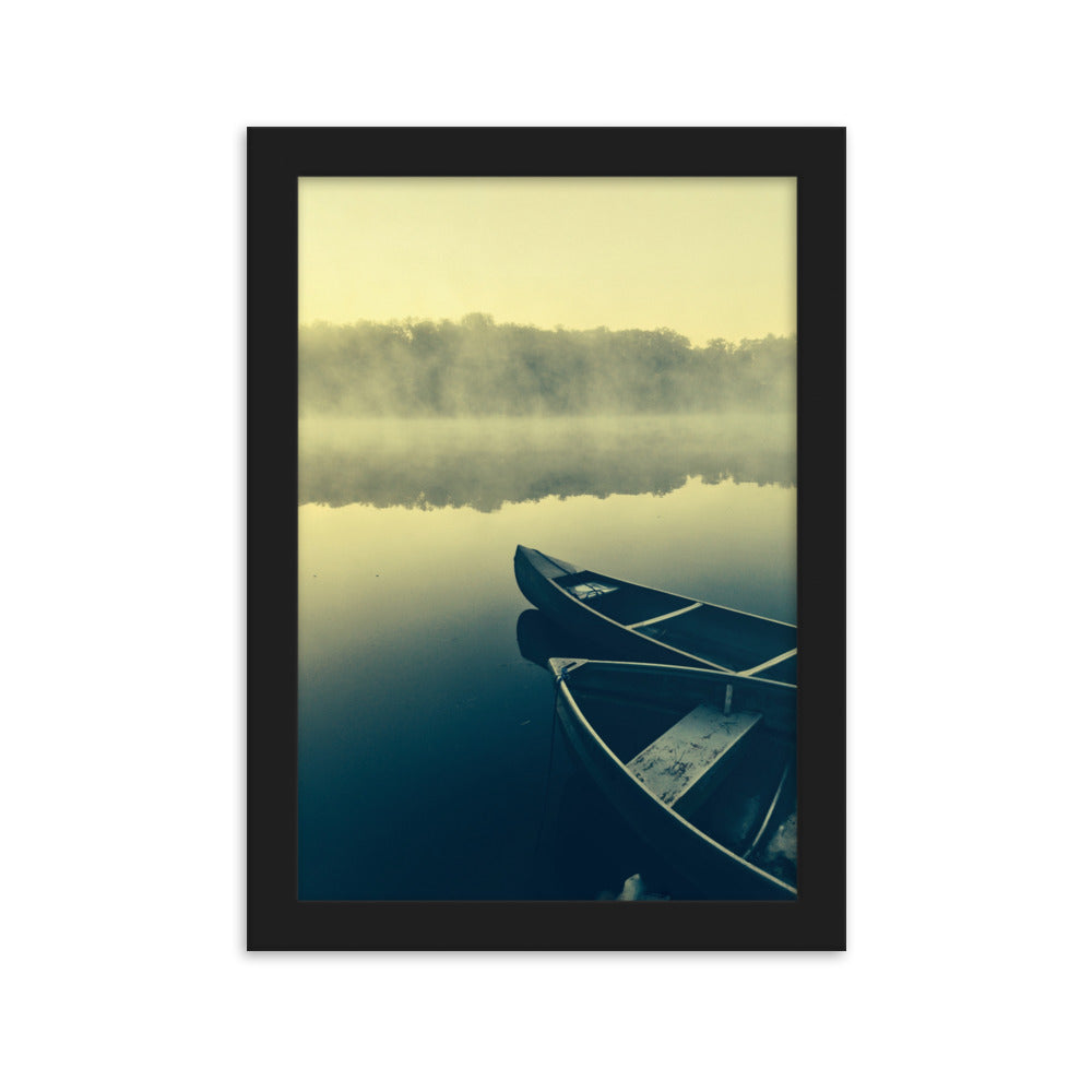 Boats in Fog - Poster im Rahmen Schwarz / 21×30 cm artlia
