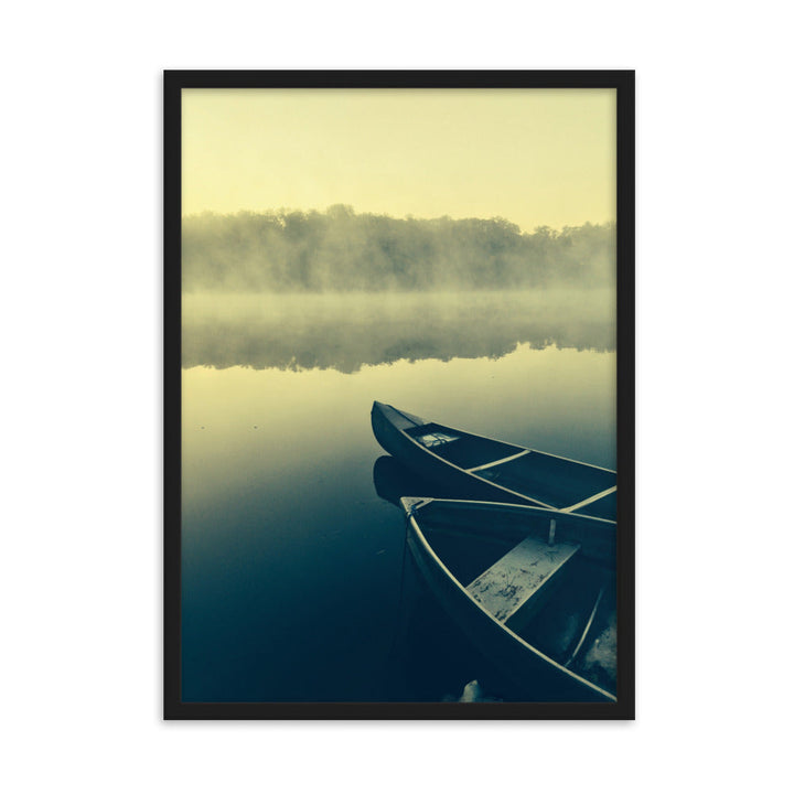 Boats in Fog - Poster im Rahmen Schwarz / 50×70 cm artlia