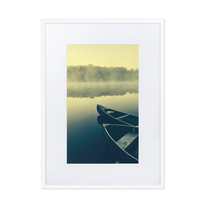 Boats in Fog - Poster im Rahmen mit Passepartout Weiß / 50×70 cm artlia