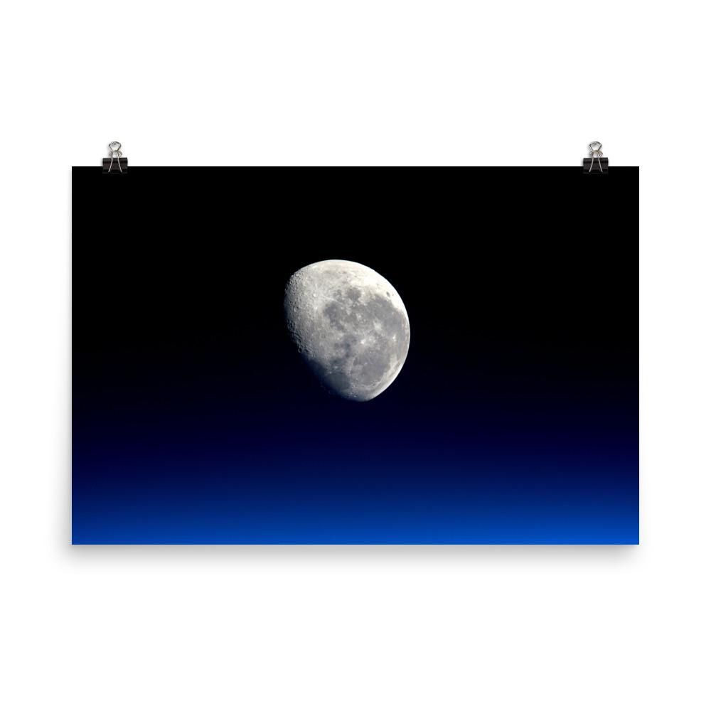 Halbmond in Nahaufnahme - Poster 30x45 cm artlia