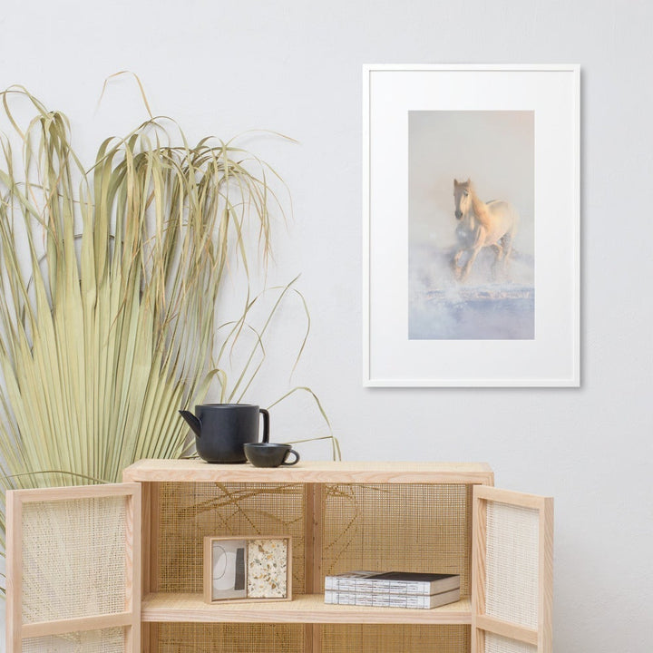 Pferd im Schnee - Poster im Rahmen mit Passepartout artlia