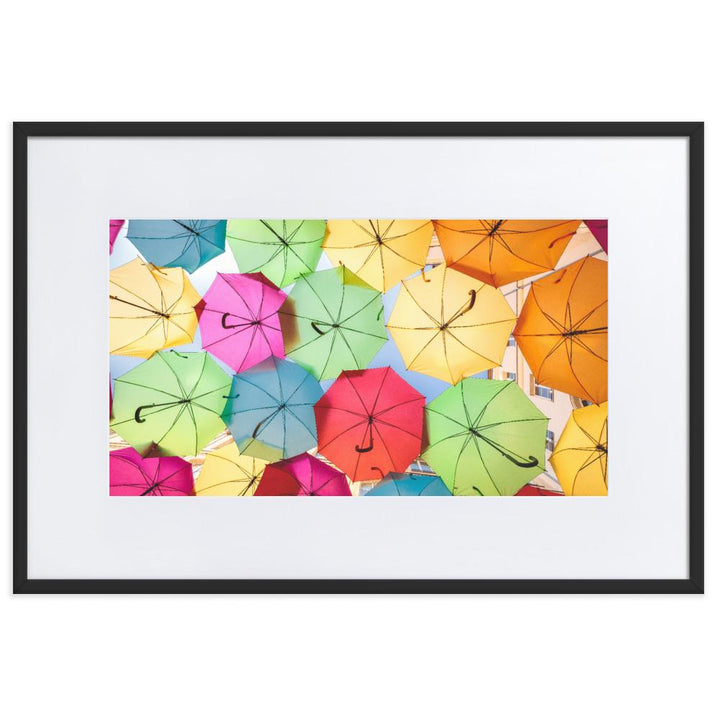 Regenbogenschirm - Poster im Rahmen mit Passepartout artlia