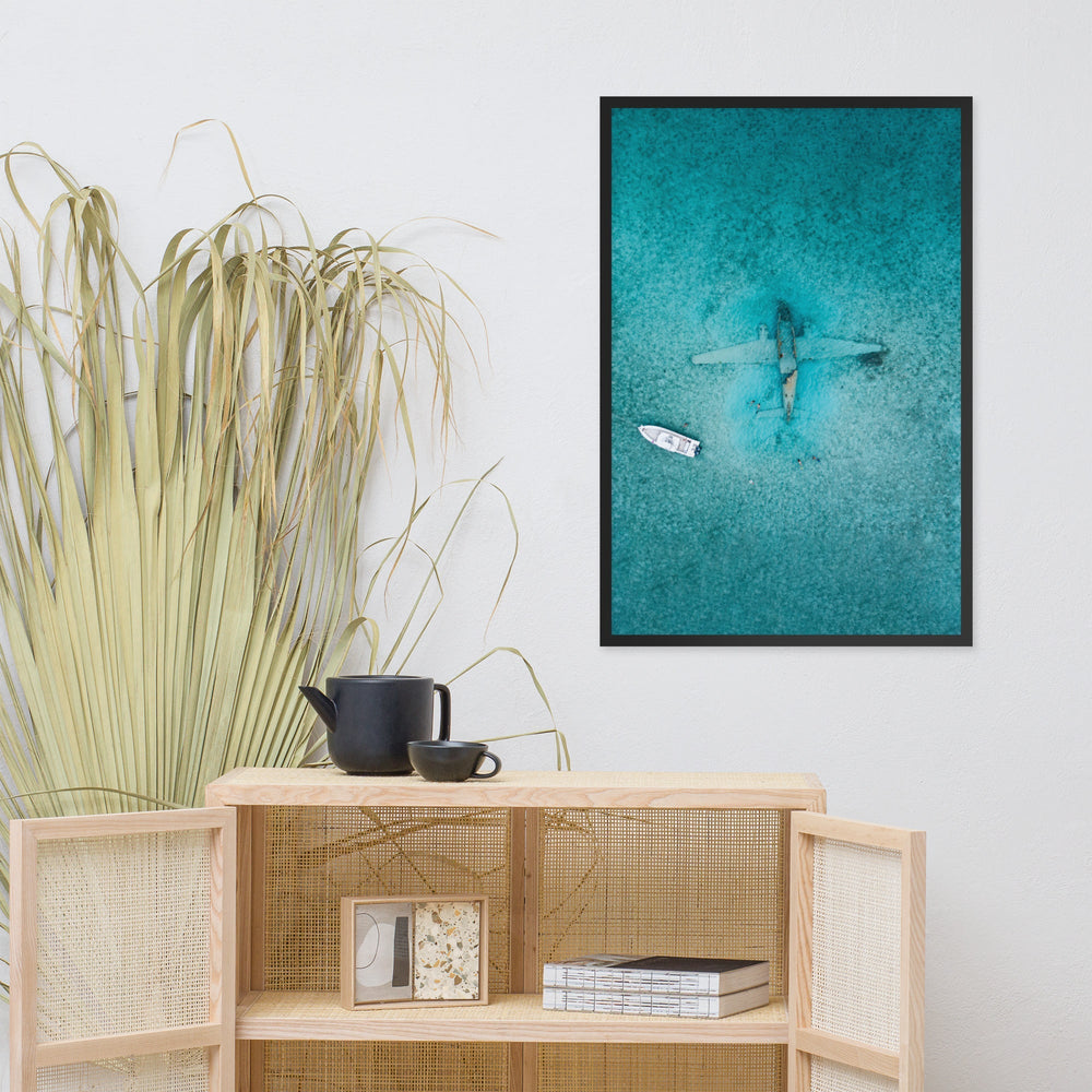 Sunken Plane - Poster im Rahmen artlia