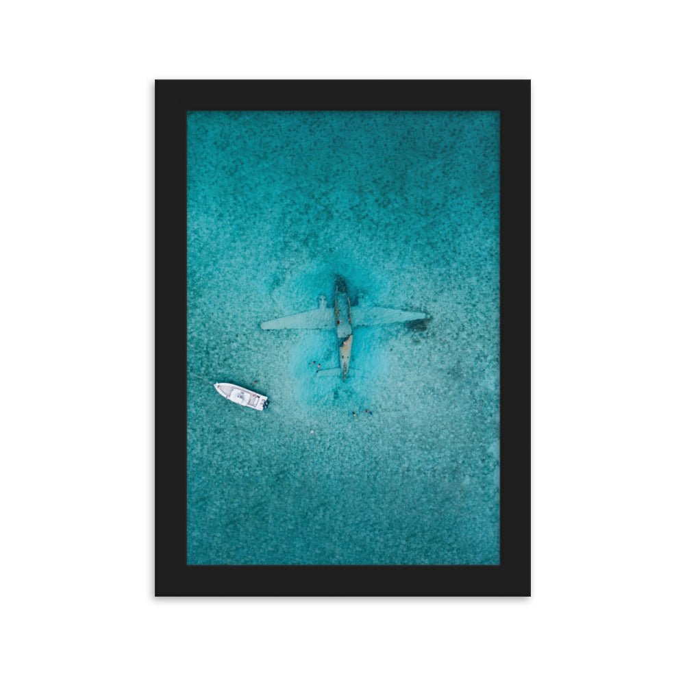 Sunken Plane - Poster im Rahmen Schwarz / 21×30 cm artlia