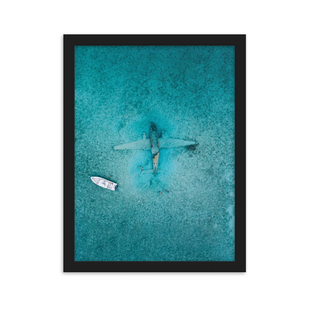 Sunken Plane - Poster im Rahmen Schwarz / 30×40 cm artlia