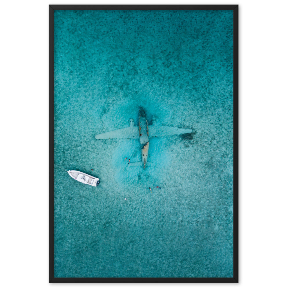Sunken Plane - Poster im Rahmen Schwarz / 61×91 cm artlia