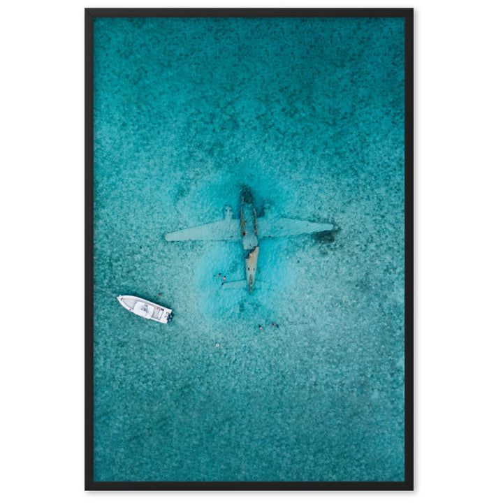 Sunken Plane - Poster im Rahmen Schwarz / 61×91 cm artlia