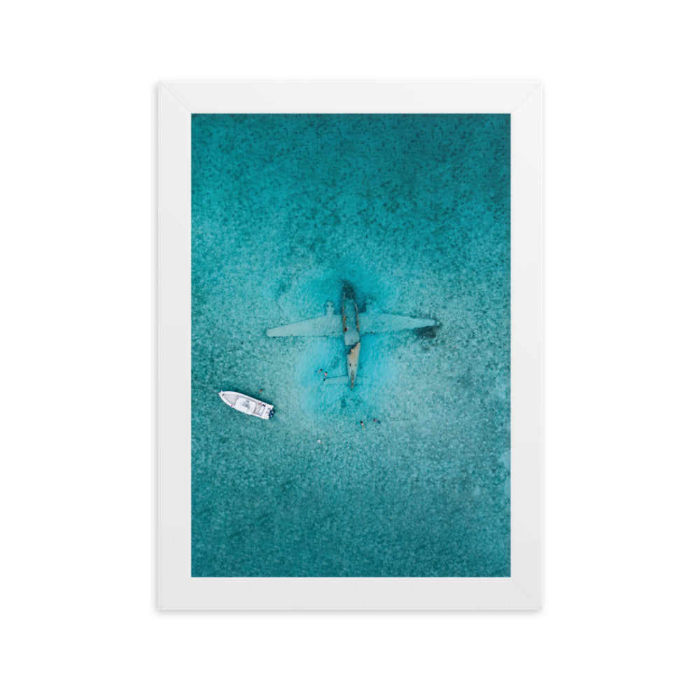 Sunken Plane - Poster im Rahmen Weiß / 21×30 cm artlia