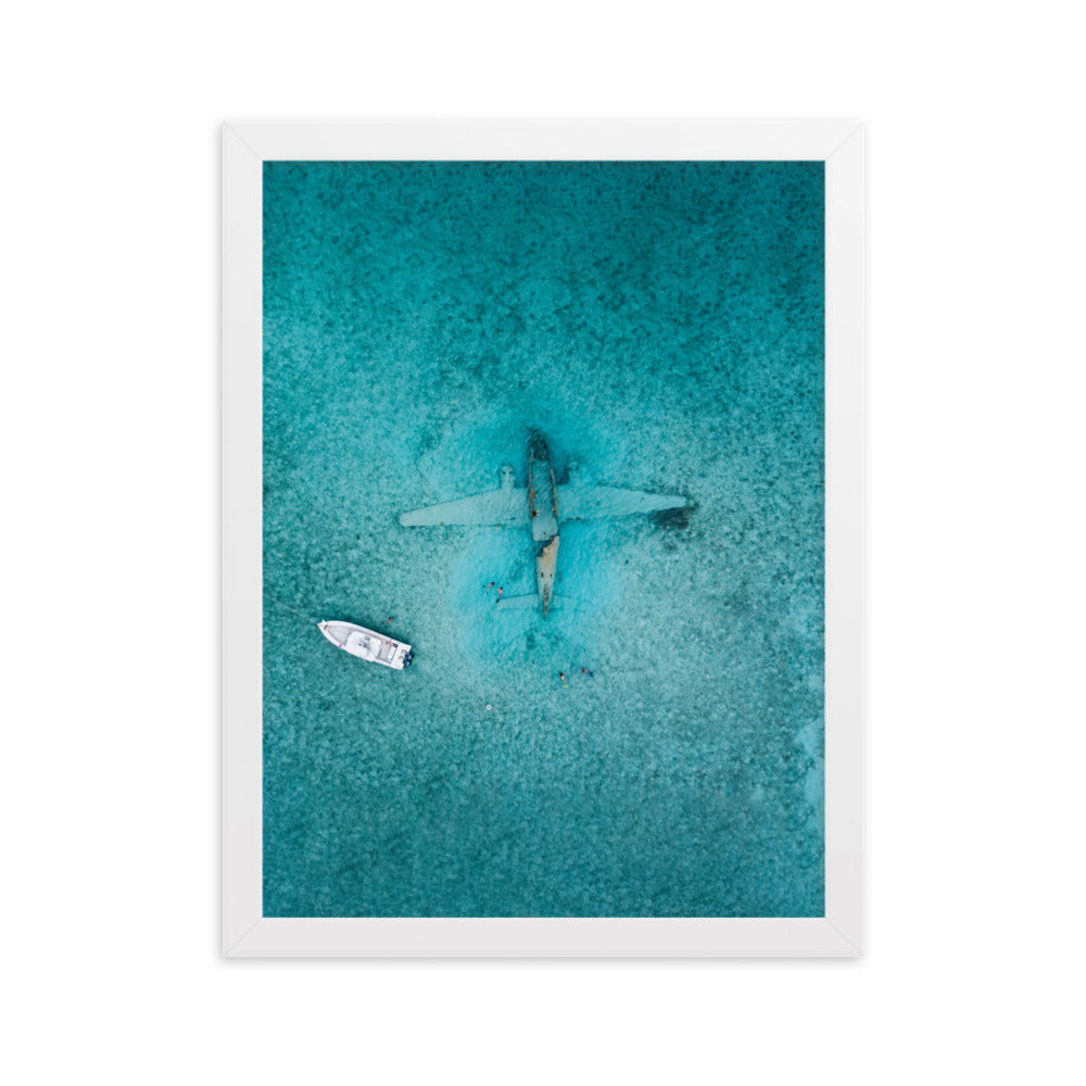 Sunken Plane - Poster im Rahmen Weiß / 30×40 cm artlia