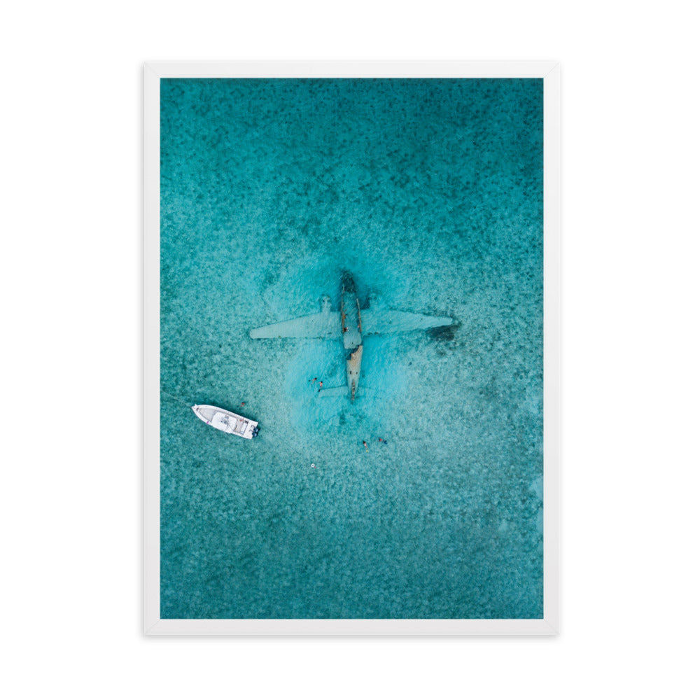 Sunken Plane - Poster im Rahmen Weiß / 50×70 cm artlia
