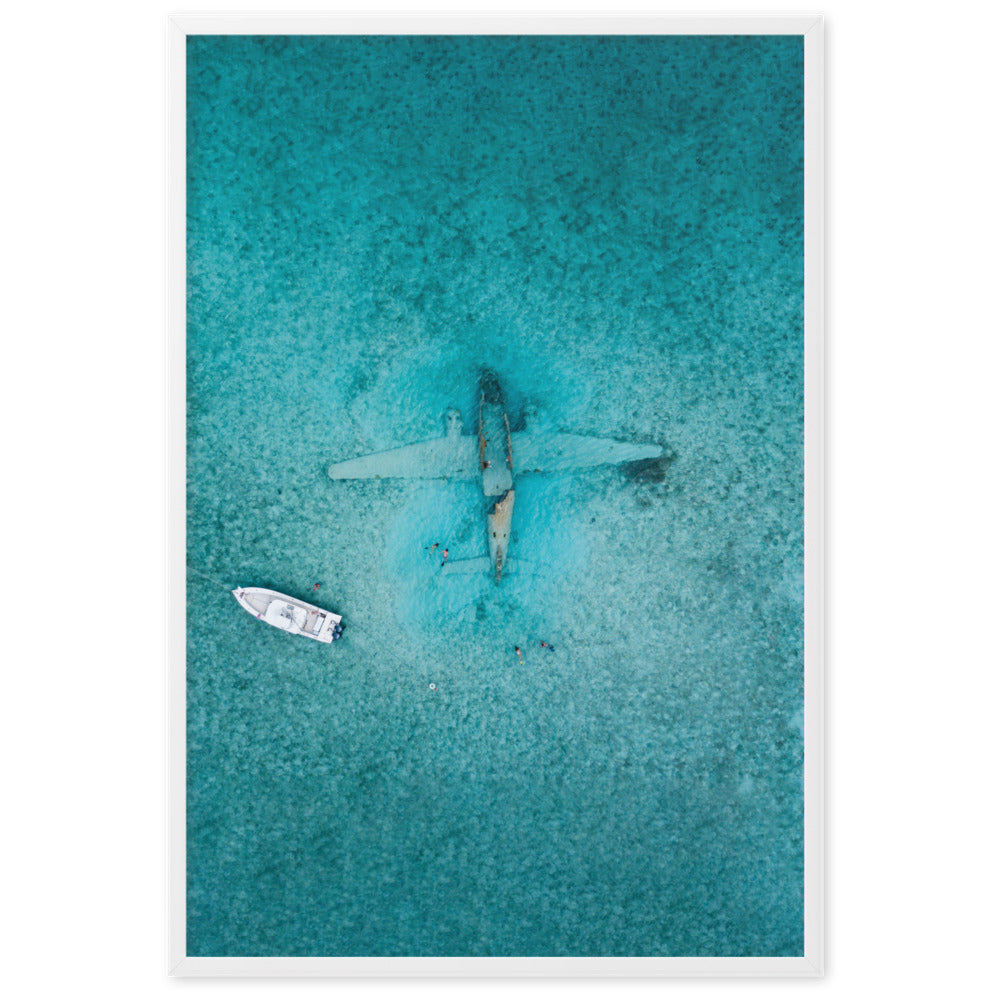 Sunken Plane - Poster im Rahmen Weiß / 61×91 cm artlia