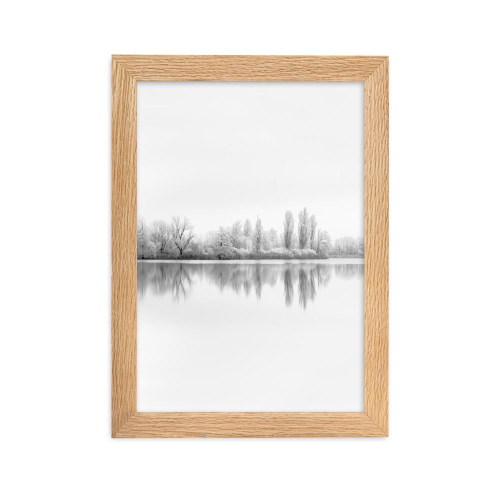 Winterlicher See - Poster im Rahmen Oak / 21×30 cm artlia