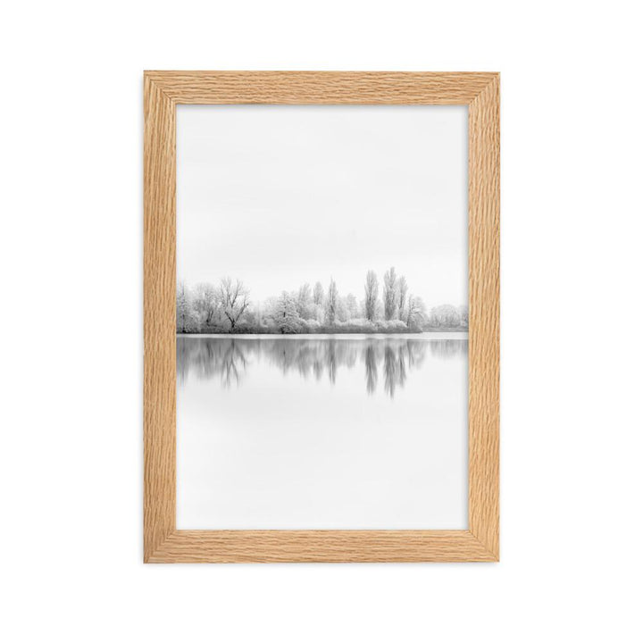 Winterlicher See - Poster im Rahmen Oak / 21×30 cm artlia
