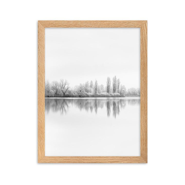Winterlicher See - Poster im Rahmen Oak / 30×40 cm artlia