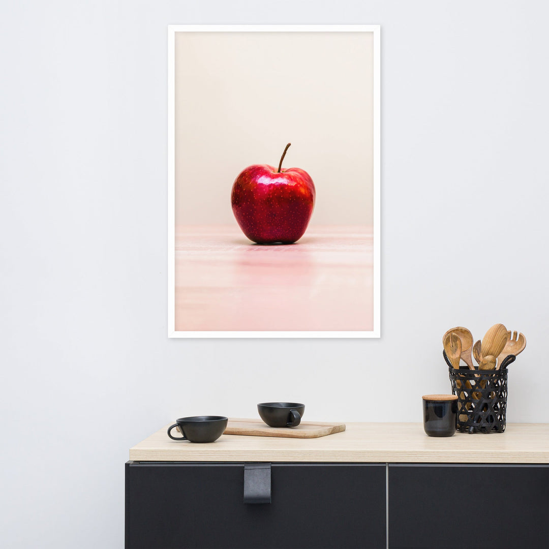 Red Apple - Poster im Rahmen Kuratoren von artlia artlia